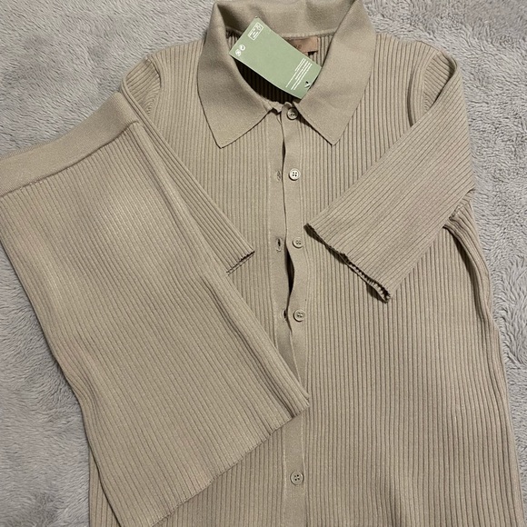 Two Piece set - Picture 2 of 4